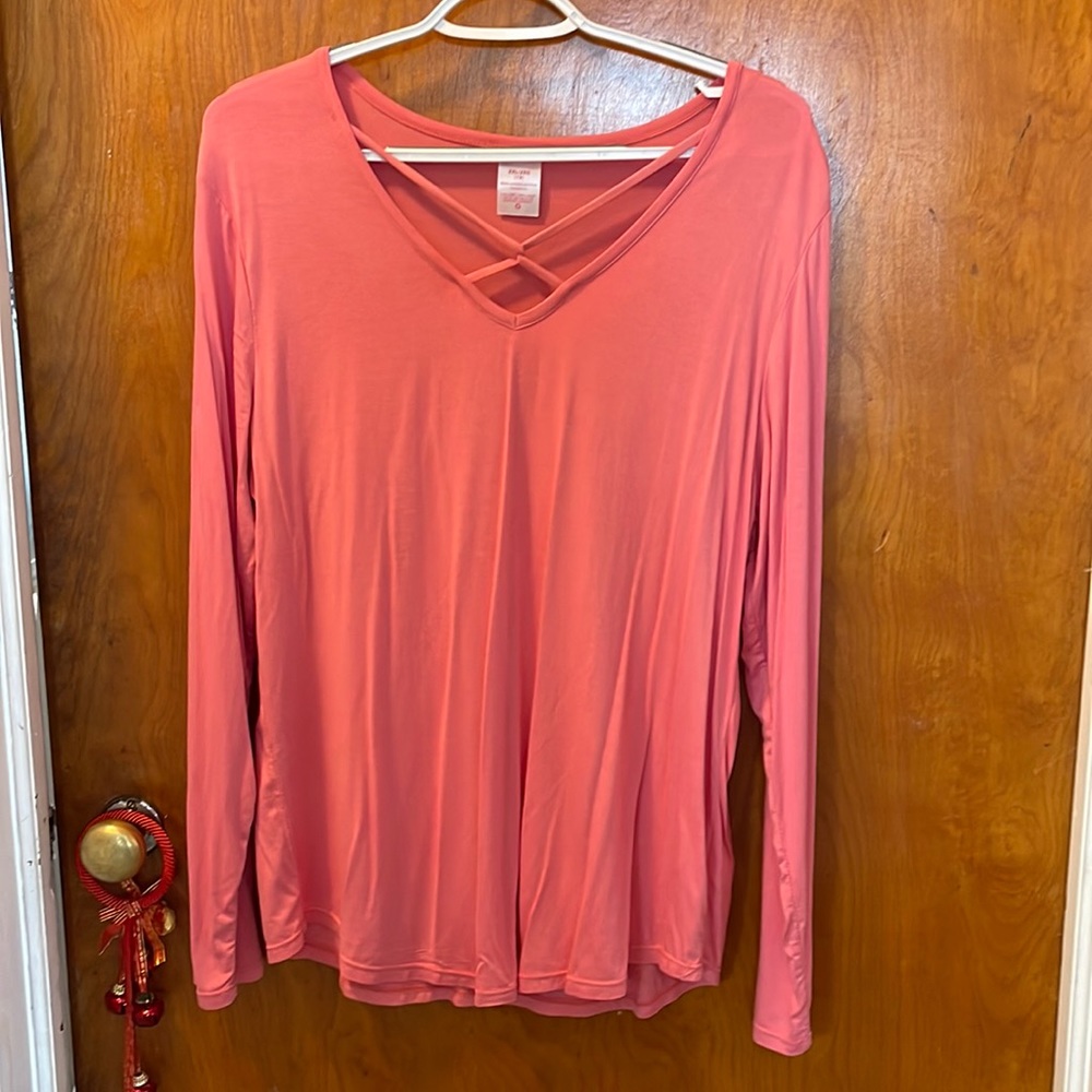 No boundaries women’s size 2X long sleeve salmon pink shirt